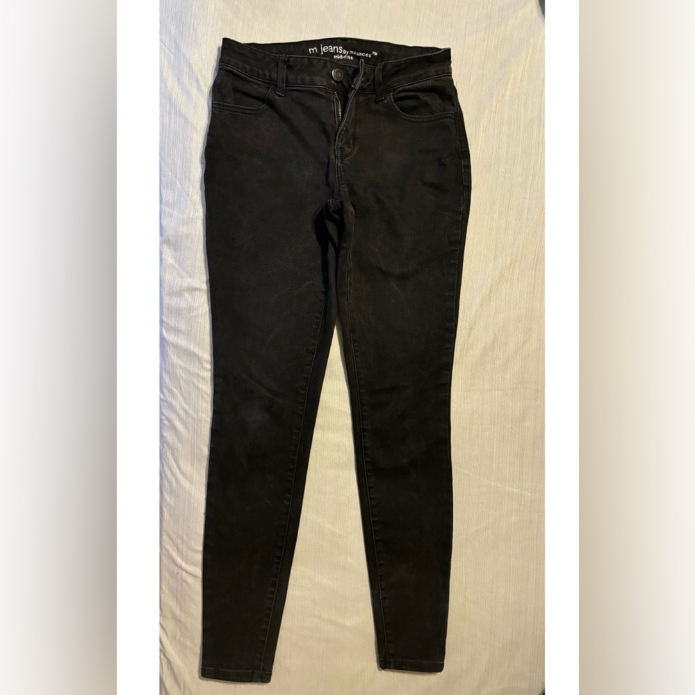 Women’s black skinny jeans